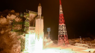 С космодрома Плесецк стартовала ракета-носитель с военным спутником