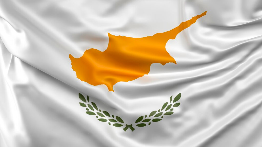 Кипрский банк уведомил россиян о закрытии счетов