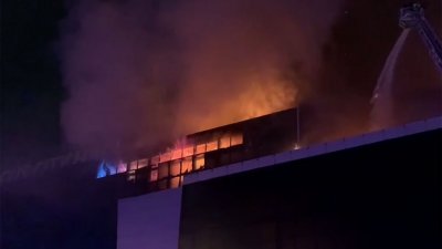 Пожар в «Крокус Сити» распространился почти на 13 тысяч кв метров
