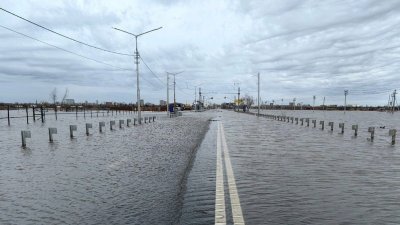 Волна паводка продолжила расти в Тюменской и Томской областях