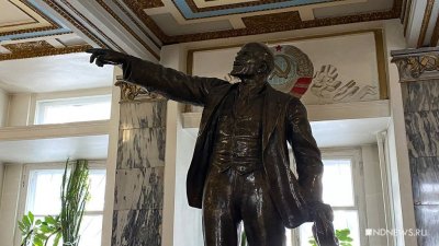 Почта, банк, колледж, цех: где найти памятники Ленину в Екатеринбурге (ФОТО)