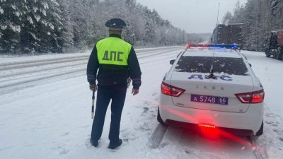 Дороги на севере области завалило снегом (ФОТО)