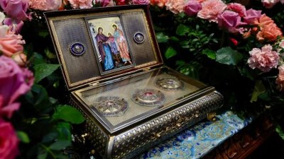 В Екатеринбург привезли пояс Богородицы и Казанскую икону (ФОТО, ВИДЕО)