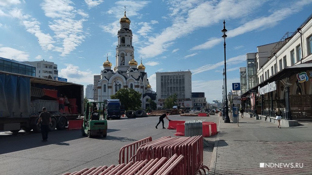 Екатеринбург встал в пробки из-за фестивальных перекрытий в центре (ФОТО)