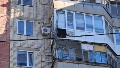 Дрон ВСУ протаранил квартиру в Новой Каховке