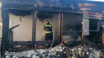 Следователи проверят обстоятельства смерти двух человек в сгоревшем доме в Салехарде