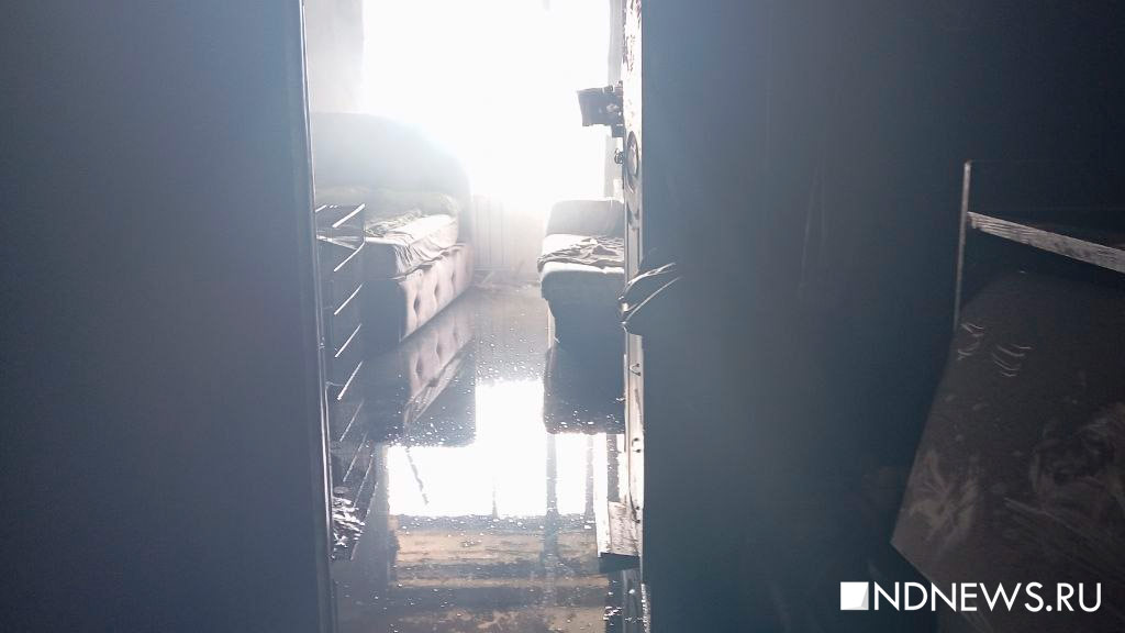 Жильцы дома на Рощинской вернулись в квартиры после страшного пожара (ФОТО)