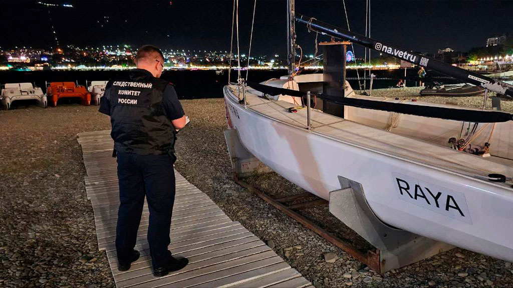 В Черном море затонула спортивная яхта, один человек пропал без вести