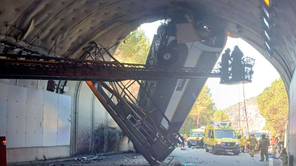 В Испании в аварии с автобусом пострадали более 50 пассажиров