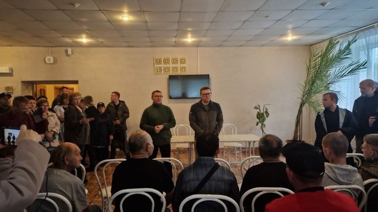 Горячее питание, вода, одежда – полпред Якушев провел совещание по ЧП в Карабашском городском округе