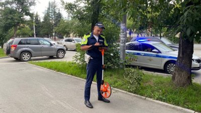 В Екатеринбурге подросток на электросамокате сбил 5-летнего ребенка (ФОТО)