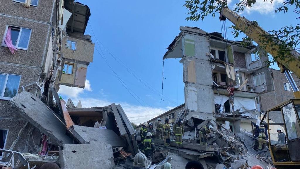Под завалами дома в Нижнем Тагиле нашли трех выживших