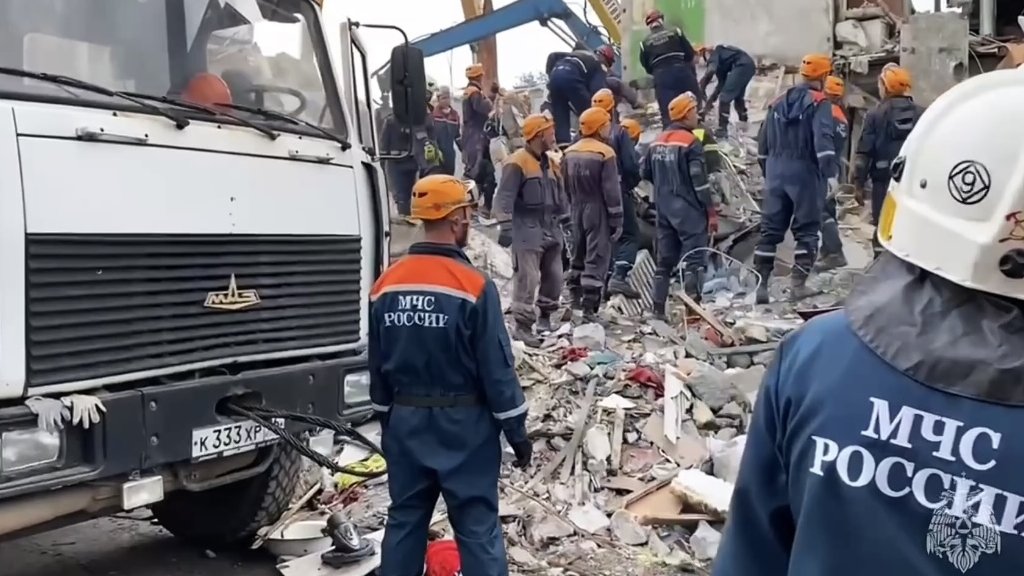 В Нижнем Тагиле из-под завалов достали тело мальчика