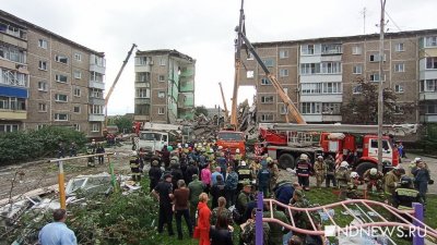 Спасатели достали еще два тела из-под завалов жилого дома в Нижнем Тагиле