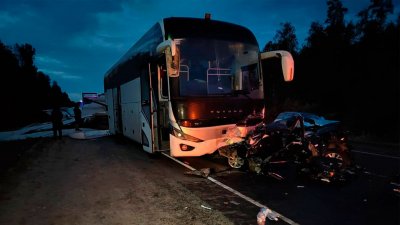 На трассе в Марий Эл столкнулись два автобуса, грузовик и две легковушки