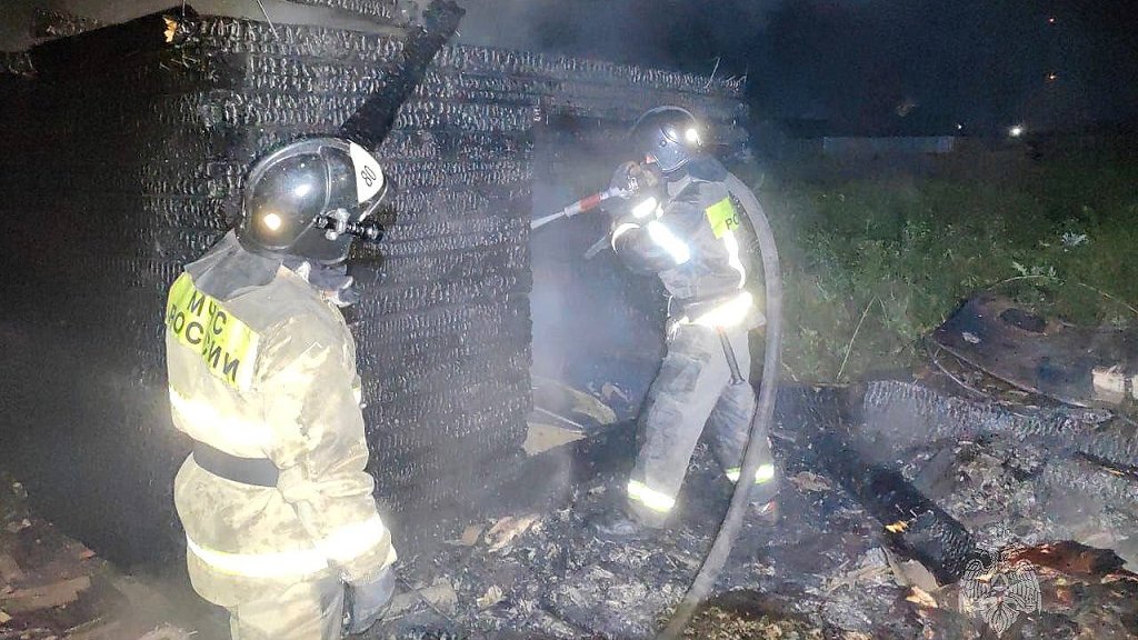 Три человека погибли при пожаре под Красноярском