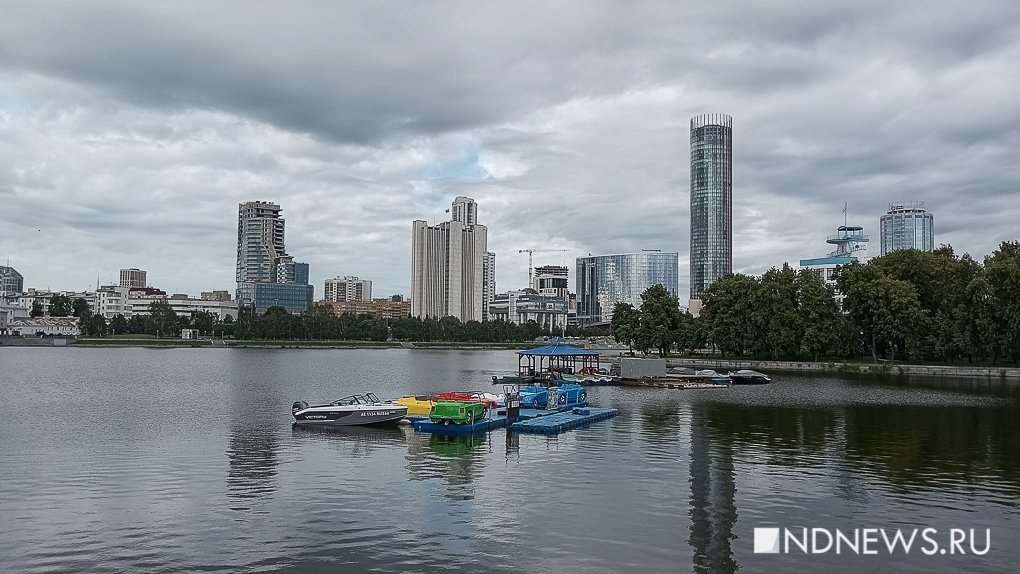 Суд обязал лодочников убрать причал с Городского пруда