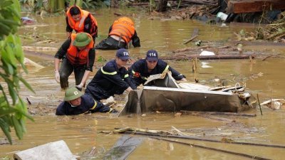 Число жертв тайфуна во Вьетнаме почти достигло 200 человек