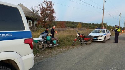 В Свердловской области столкнулись два подростка на мотоциклах