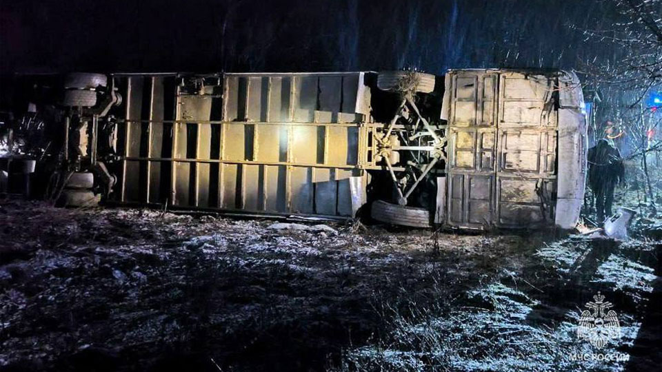 В ДНР опрокинулся автобус: 3 человека погибли и 27 – получили травмы