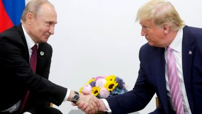 Путин и Трамп могут встретиться в конце февраля – Bloomberg