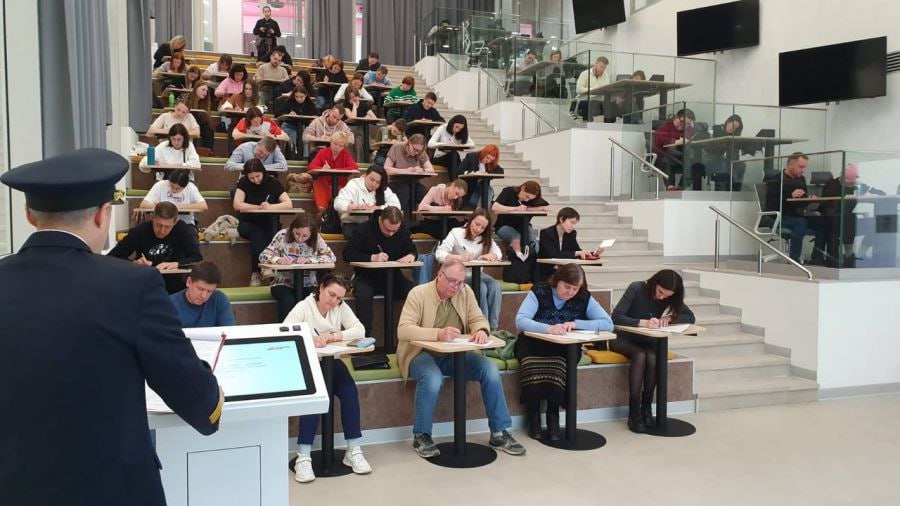 «Тотальный диктант» написали четыре тысячи свердловчан