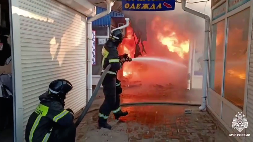 Шесть человек пострадали при пожаре на рынке в Херсонской области