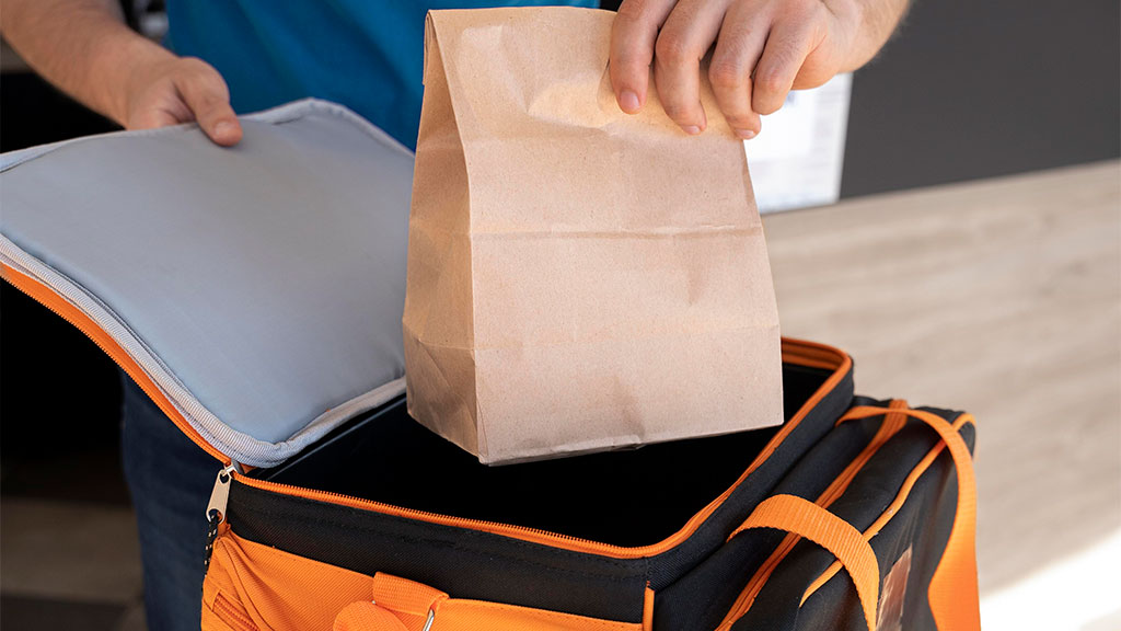 Курьерам-мусульманам разрешили доставлять нехаляльные продукты