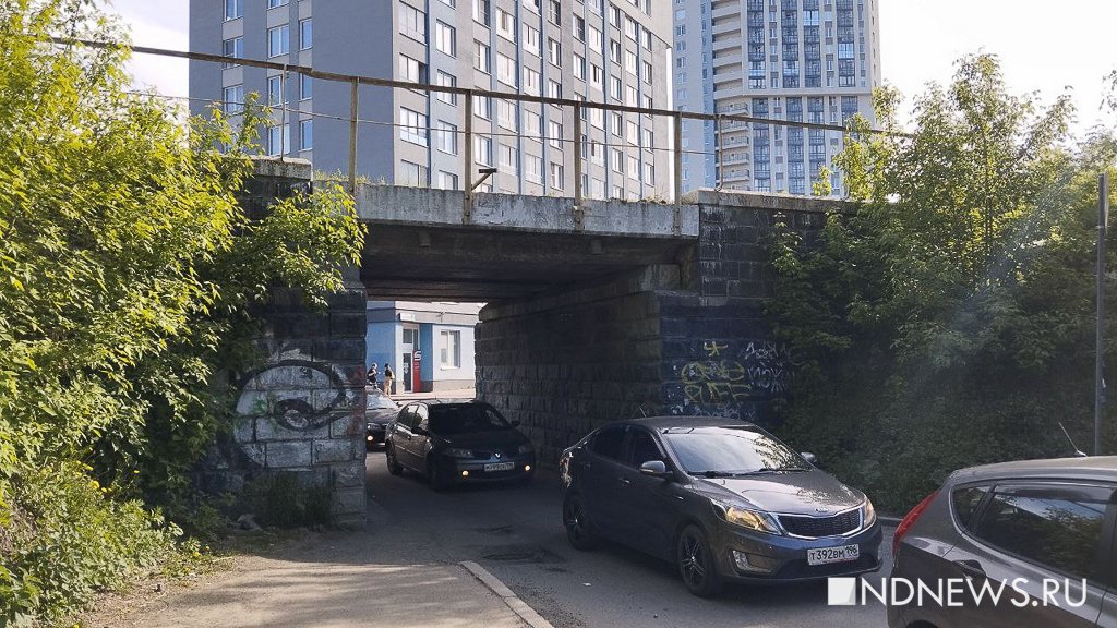 Для сноса старого моста закроют улицу Машинистов (ФОТО)