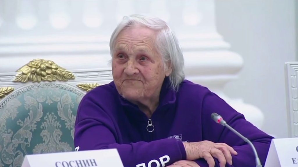 93-летняя трэвел-блогер Бабушка Женя рассказала Путину о своем хобби