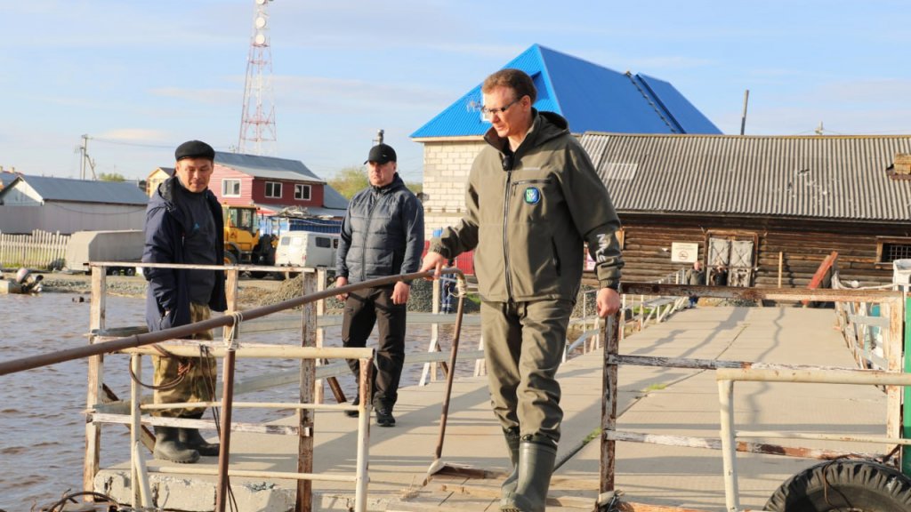 В селе Шурышкары ликвидируют последствия потопа