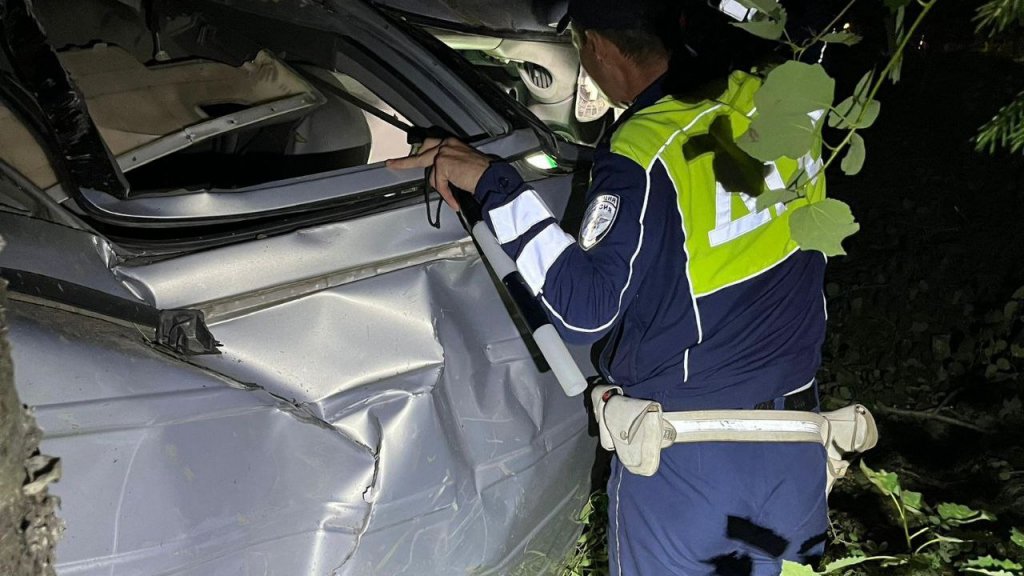 Вблизи Невьянска иномарка улетела в кювет, водитель погиб