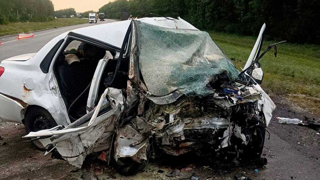 Шесть человек погибли при столкновении двух легковушек в Пензенской области