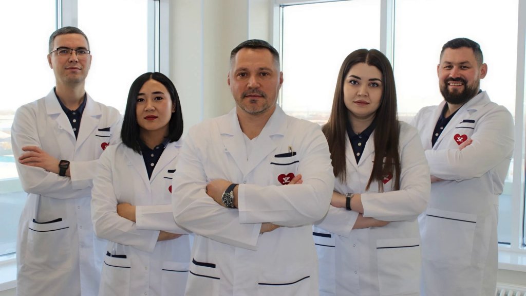 Медиков на Ямале переоденут в новую форму с орнаментом и цветовой дифференциацией