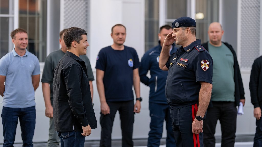 В Ноябрьске губернатор Артюхов открыл обновлённое здание ОМОН