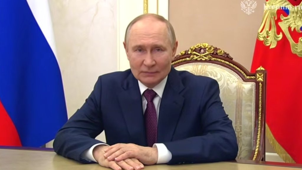 Путин поздравил россиян с Днем знаний