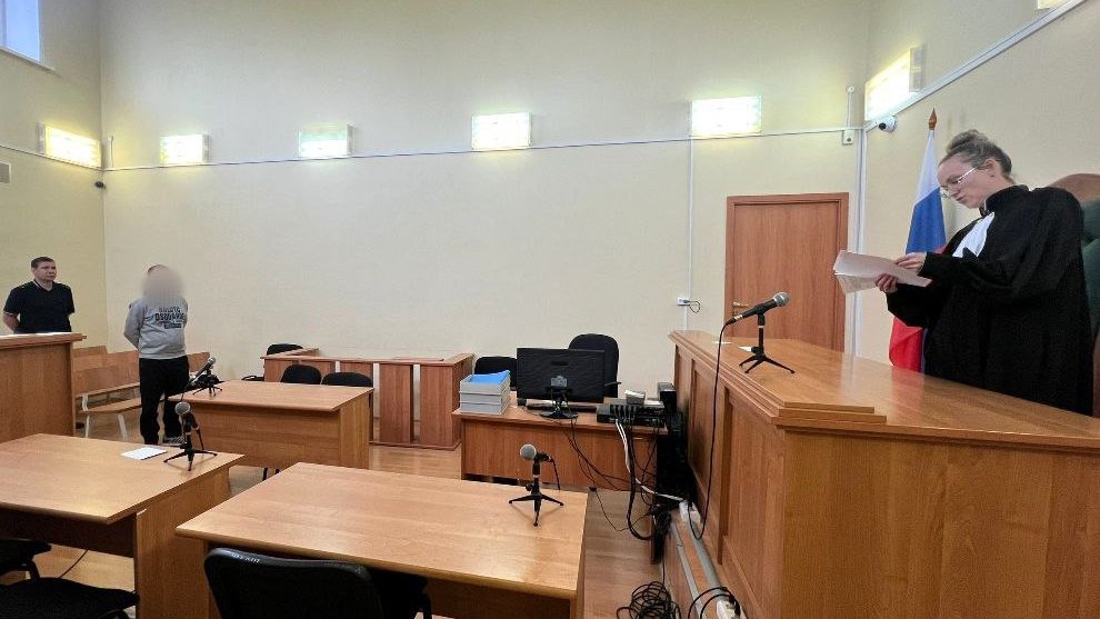 Суд отправил под арест нетрезвого «грибника», справлявшего нужду в кустах