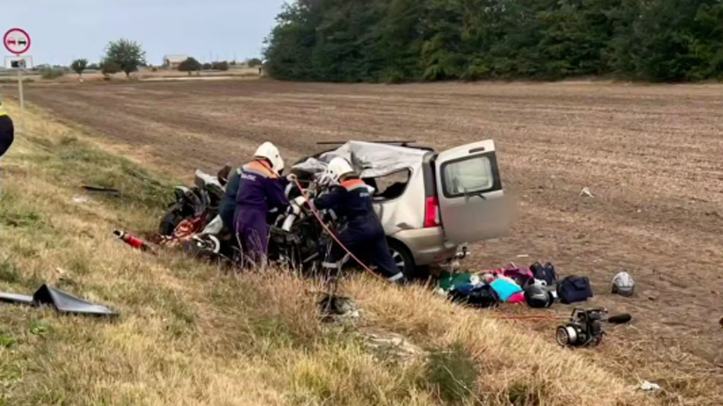 «Лада» влетела в бензовоз на Кубани – погибли двое
