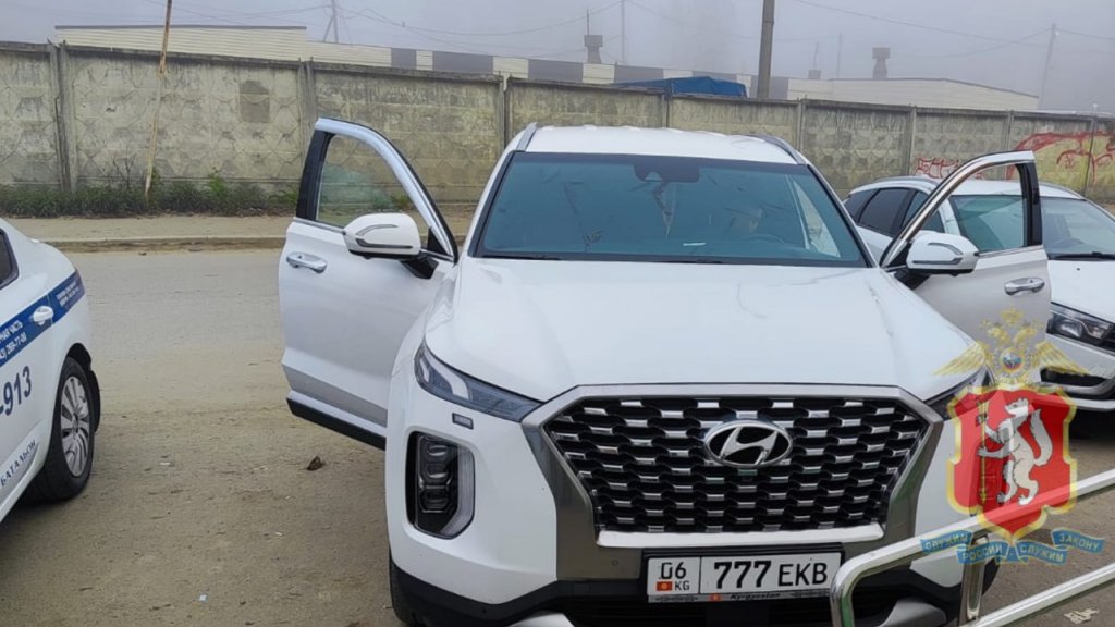 Жителя села арестовали за то, что он вовремя не снял тонировку