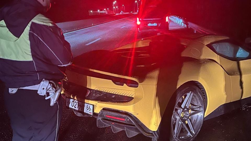 На Пермском тракте «Феррари» попала в ДТП
