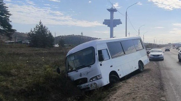 В Бурятии шесть человек пострадали в аварии с участием автобуса