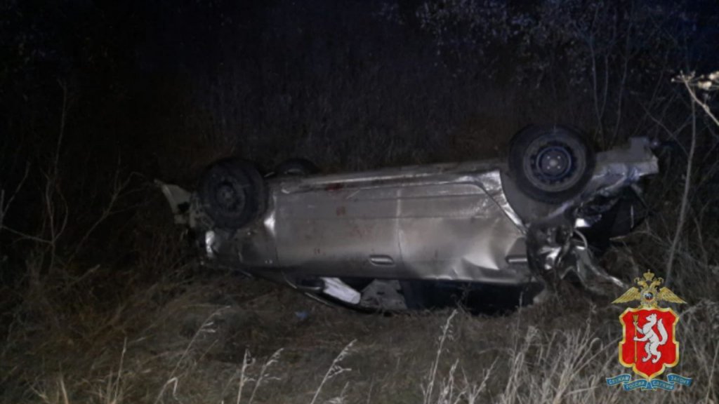 В Ирбитском районе перевернулся автомобиль под управлением водителя без прав (ФОТО)