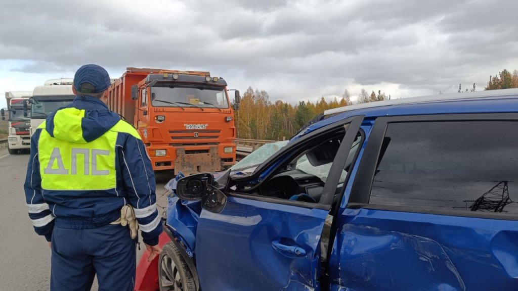 На Пермском тракте – серьезное ДТП. Пробка растянулась на 10 км (ФОТО)