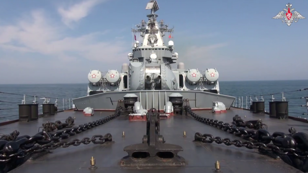 Музей ВМС США поздравил флот плакатом с российским флагманом