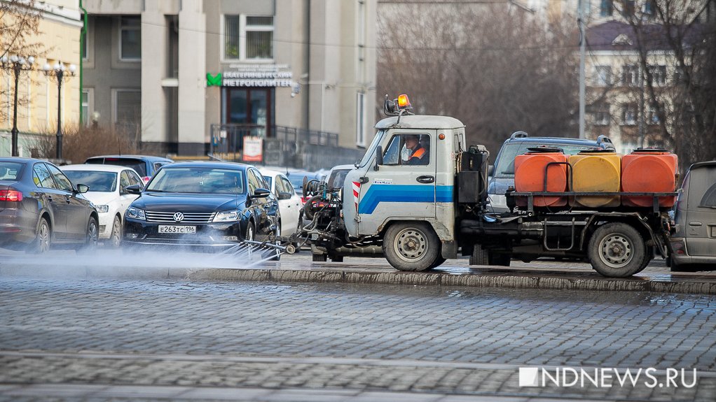 Коммунальщикам в Екатеринбурге повысили оклады на 30%