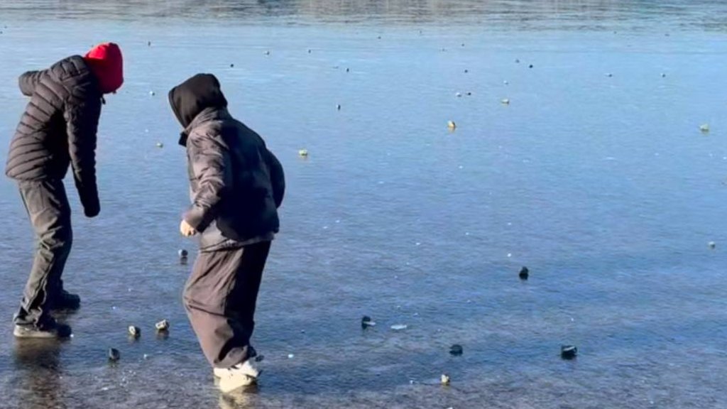 На Урале ловят тех, кто выходит на лед