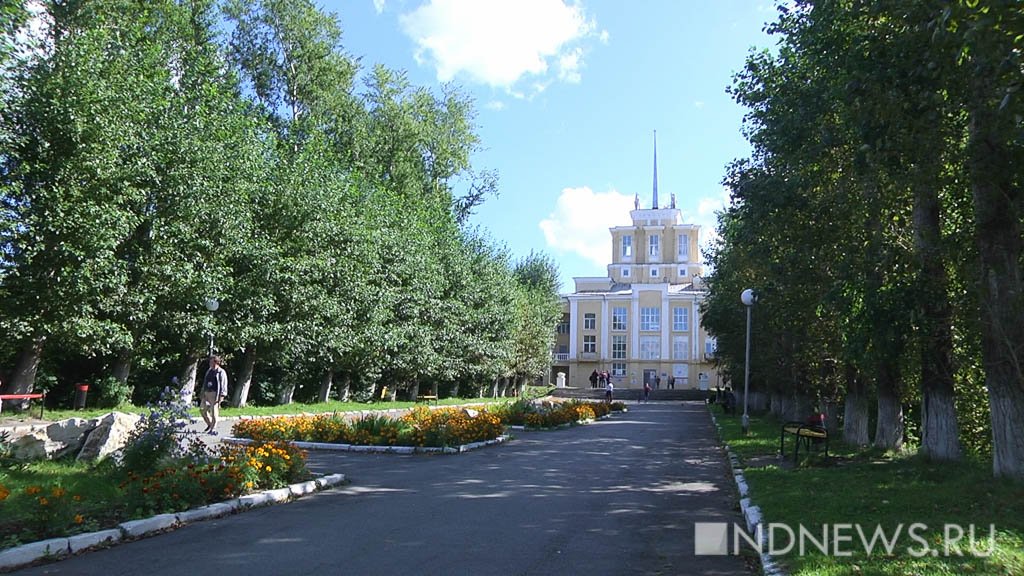 Город-спутник Екатеринбурга столкнулся с финансовым кризисом