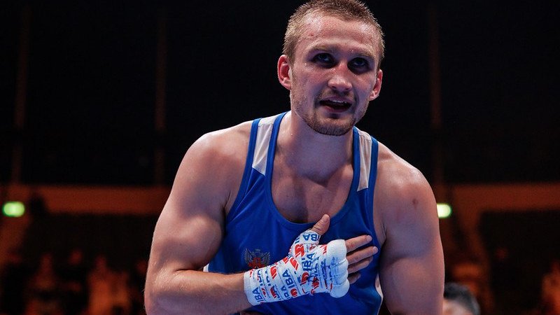 Шумков привез миллион долларов и золото из Дубая на Урал