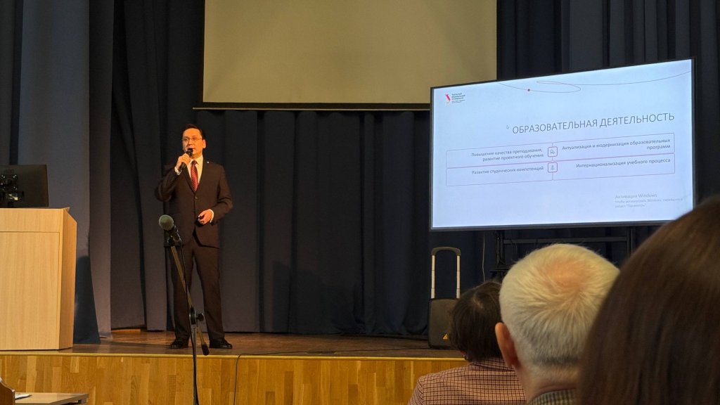 Алексей Фаюстов предложил открыть на журфаке кафедру технологий ИИ и пригласить преподавать Алексея Парфуна