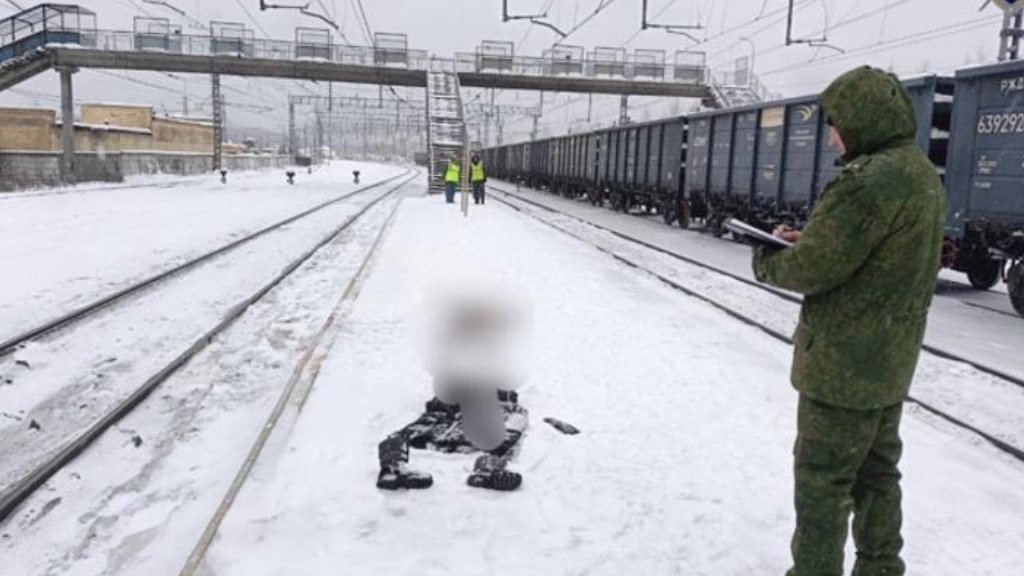 На окраине Екатеринбурга женщина погибла под поездом